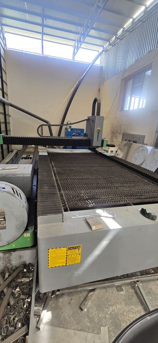 Lazerni stanokni ishlatadigan master kerak chizmaniyam bilishi muxim