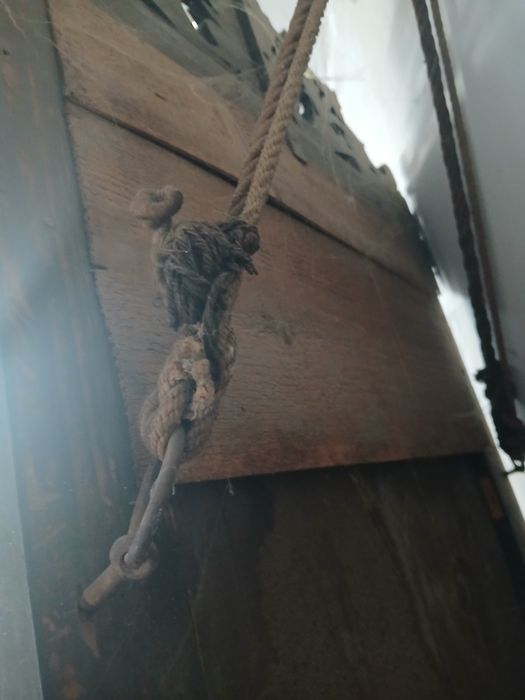 Vând oglindă venețiană superbă, o piesă de mobilier clasică și elegant