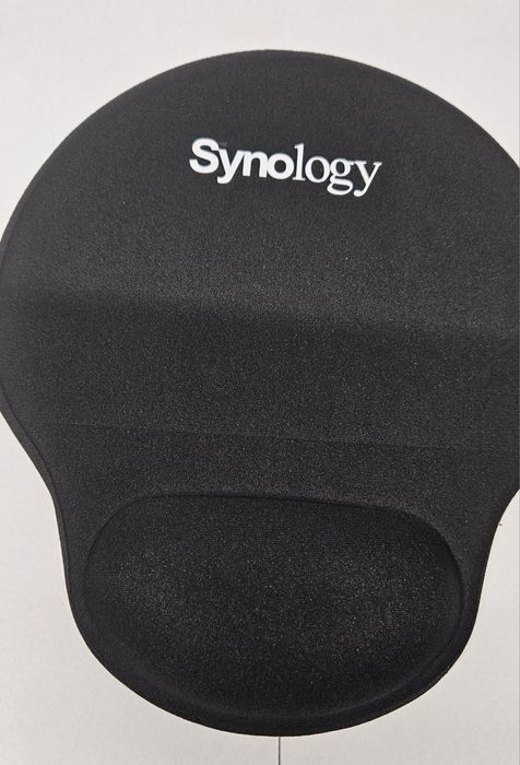 Mouse pad cu suport pentru incheietura mainii