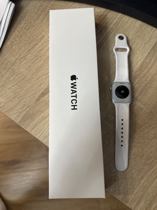 Продам Apple Watch Watch SE 2 gen GPS
