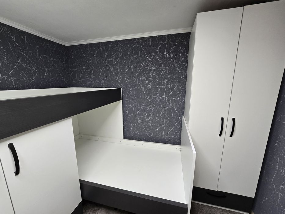 Mobilă cameră copii( pat supraetajat, dulap, birou)