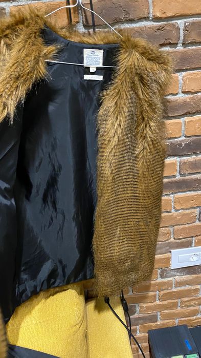 Vesta blana artificiala oversized, mărimea S