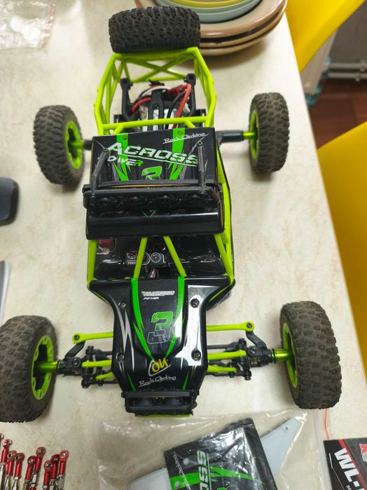 Vand RC Car Wltoys 12427 BUGGY 1:12 – complet, foartre bine itnretinut plus upgrade-uri