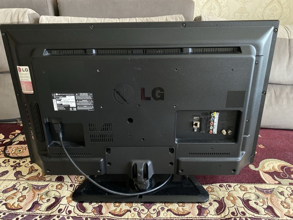 телевизор LG(небольшой)