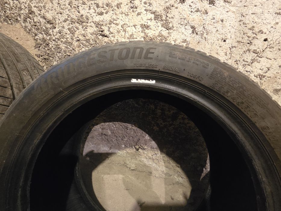 Гуми Bridgestone 225 45 17