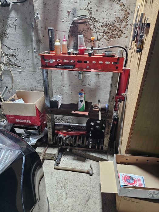 Хидравлична преса 12 тона