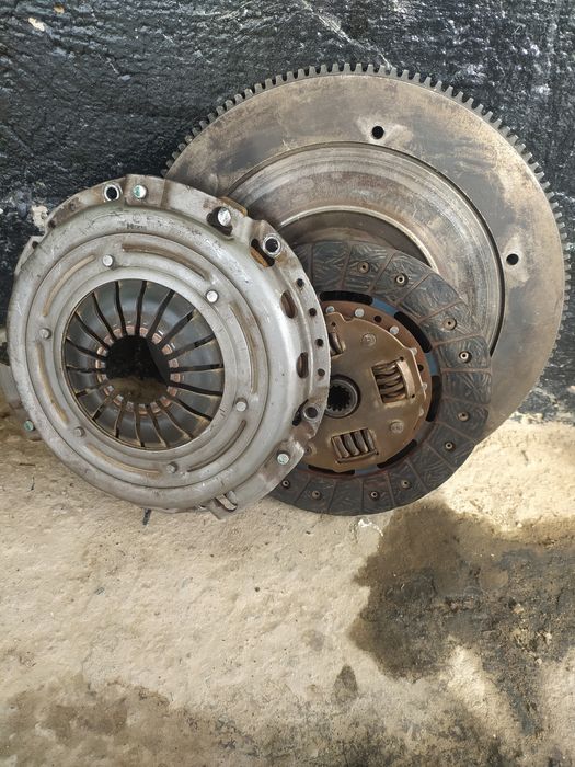 Опель вектра запчасти сатылады.