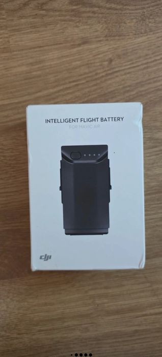Vând Dronă profesională DJI Mavic Air NOU nefolosită!
În cutie originală, sigulată! Cumpărată din magazin autorizat Reprezentanța DJI! 
Bateria