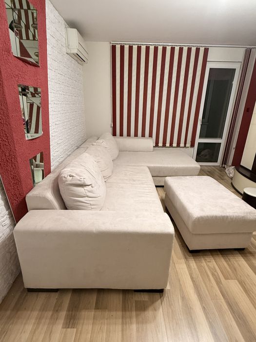 Бежов ъглов диван