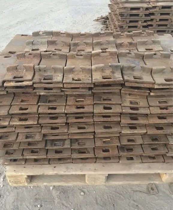 Рельсы шпалы и комлектующие.