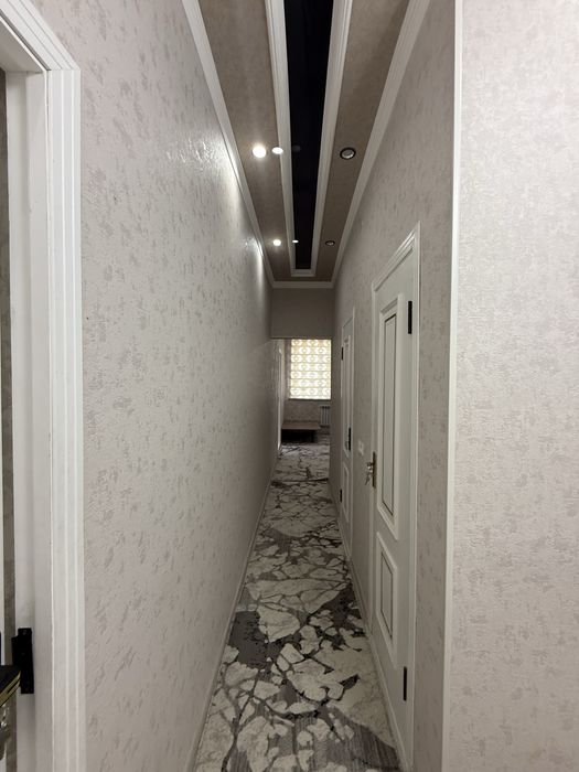 Срочно ижарага берилади оилага 2 хона 2- етаж 22- мактаб олдида