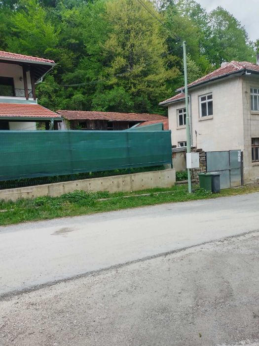 Продава се Къща в Велико Търново, Акация - 568 кв.м за 81 €/кв.м - Снимка #1