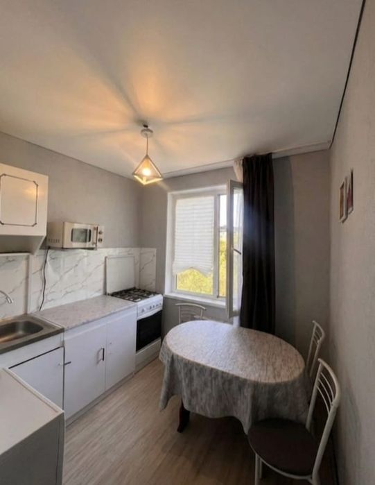 Продаётся 2 комн на Автопарк 12,5