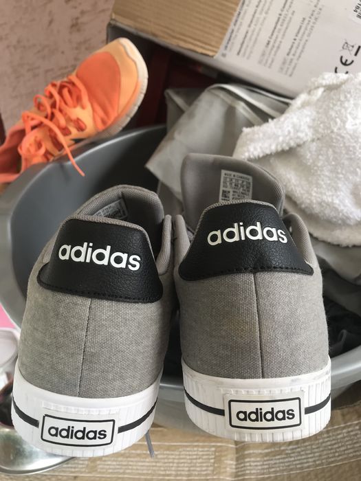 Adidas marimea 46