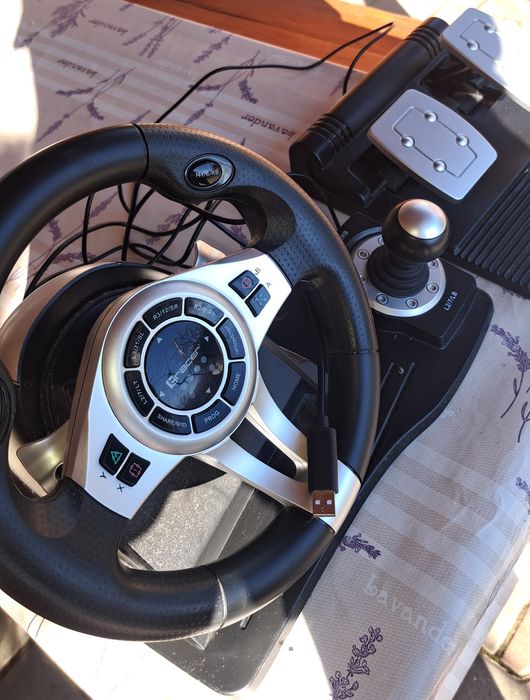 Se vinde PlayStation 4