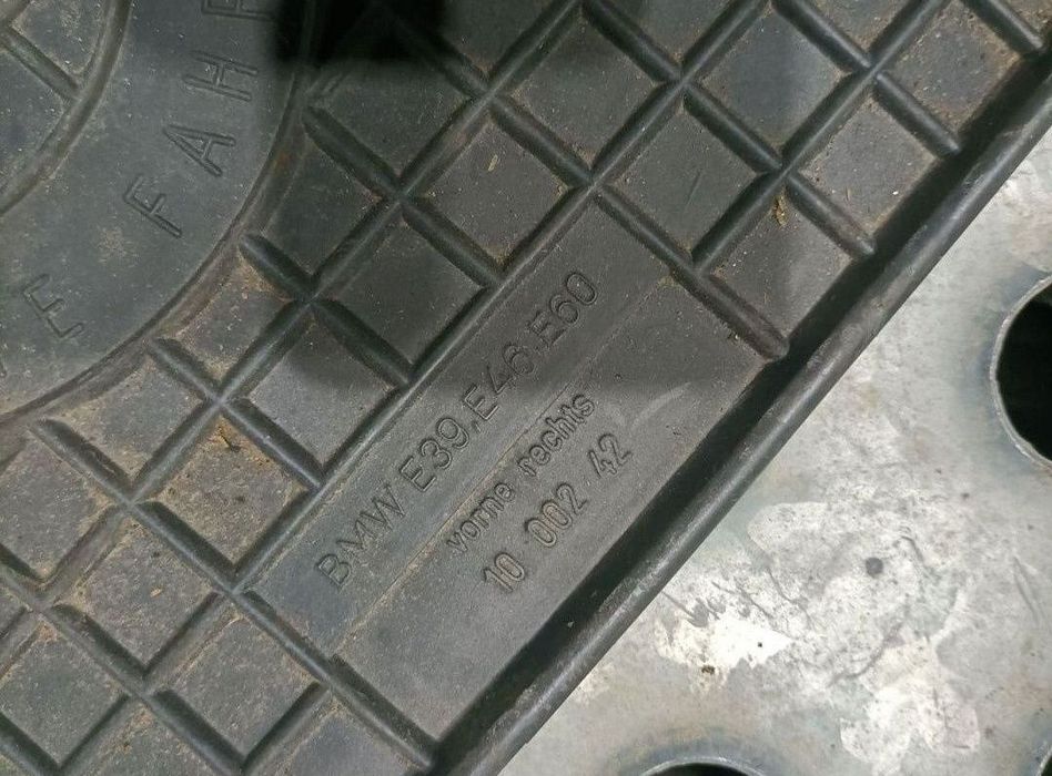 Covoraș preș cauciuc:e46  E39  E60,[savoniera igienic]