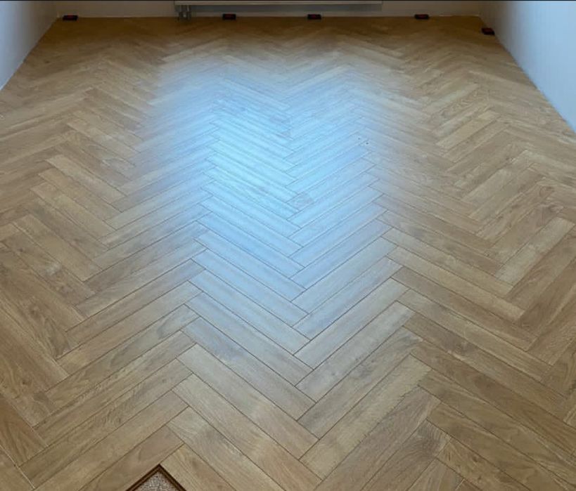 Профессиональная укладка ламината