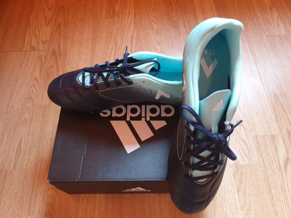 Ghete de fotbal Adidas Noi Originali!