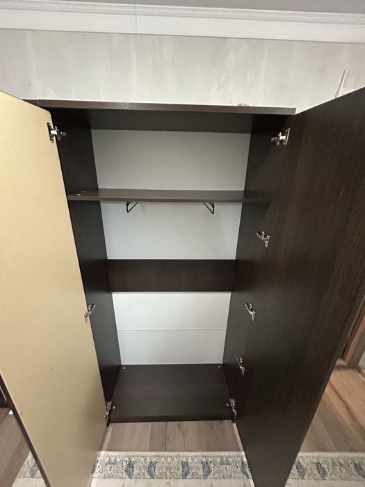 Продам прихожую.