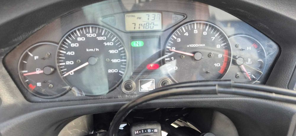 Honda Deauville 2007 cu Tempomat, ABS, Cauciucuri recent schimbate, 2 parbrize | Preț excepțional | Nu KTM, Aprilia, Kawasaki, BMW