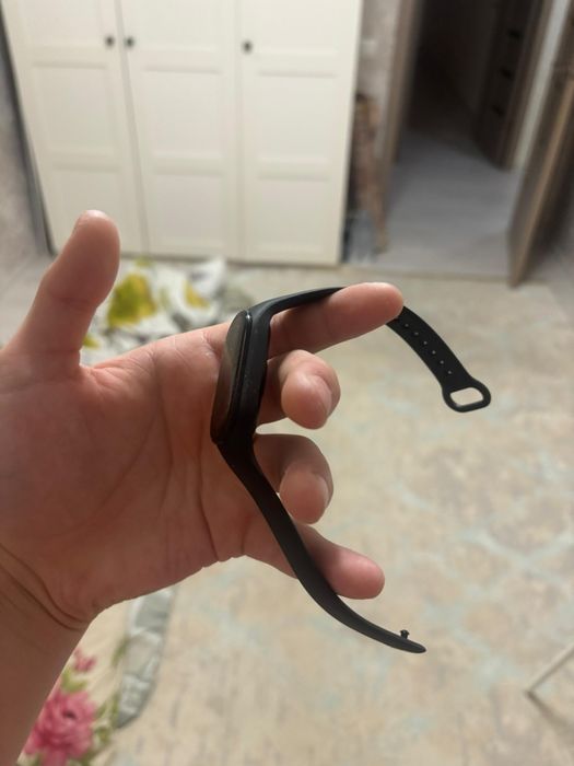 Huawei Band 9, Mi Band 6