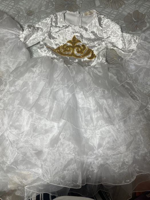 Нарядное национальное платье