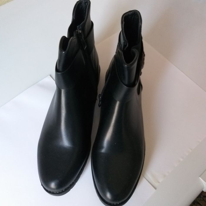 Vand ghete piele marimea 39 baiat