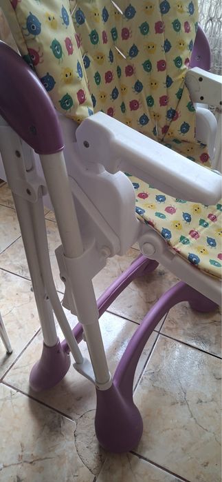 Vând masă de mâncat  pentru bebe