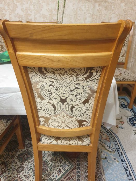 Стол со стульями