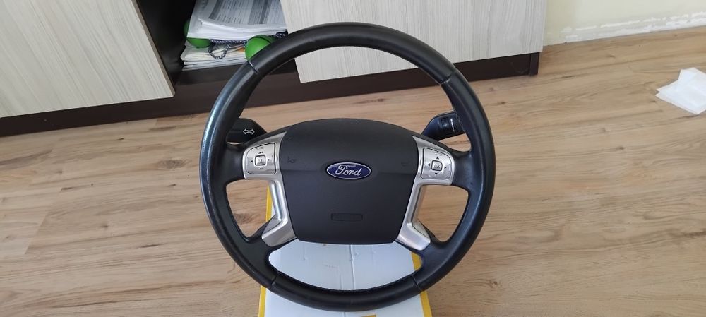 Продавам мултифункционален волан с аербег и лентов кабел + лост за миг