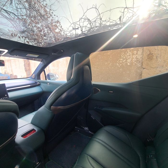 Zeekr х продам 2 маторный  машина зверь 430 лашадок  3.7 разгон 100 за