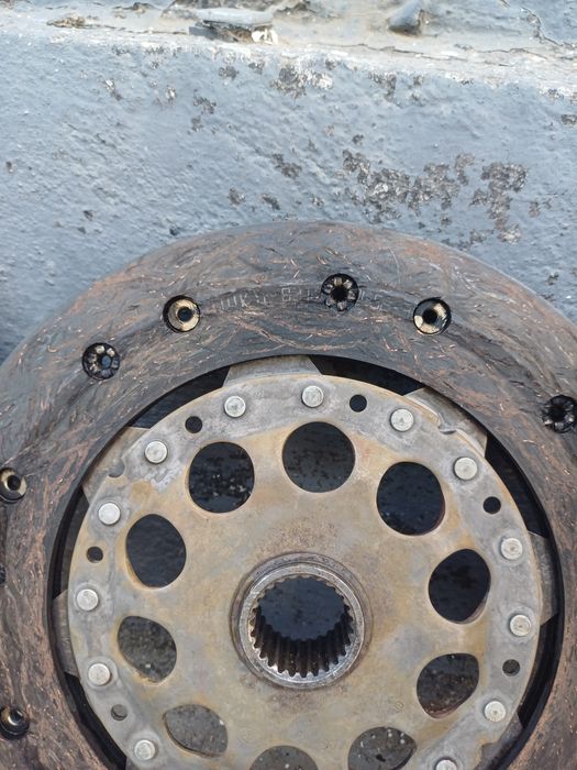 Продам корзина на мерседес 124