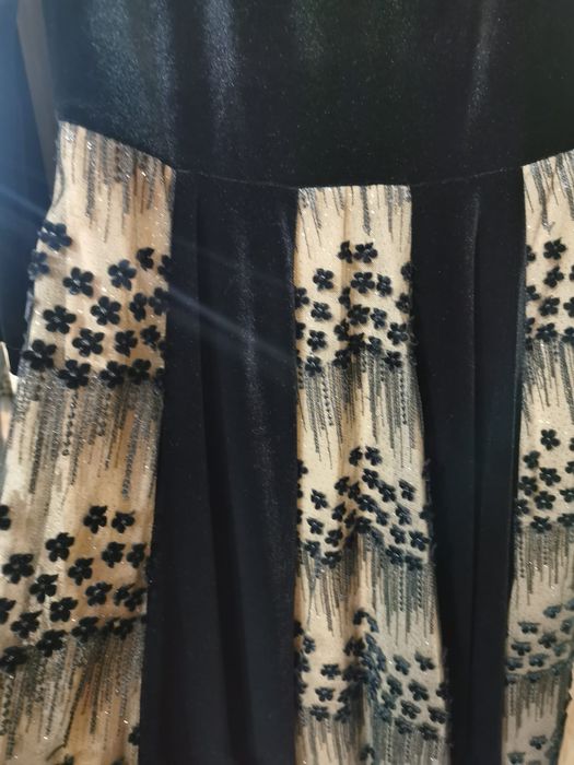 Vand rochie ocazie