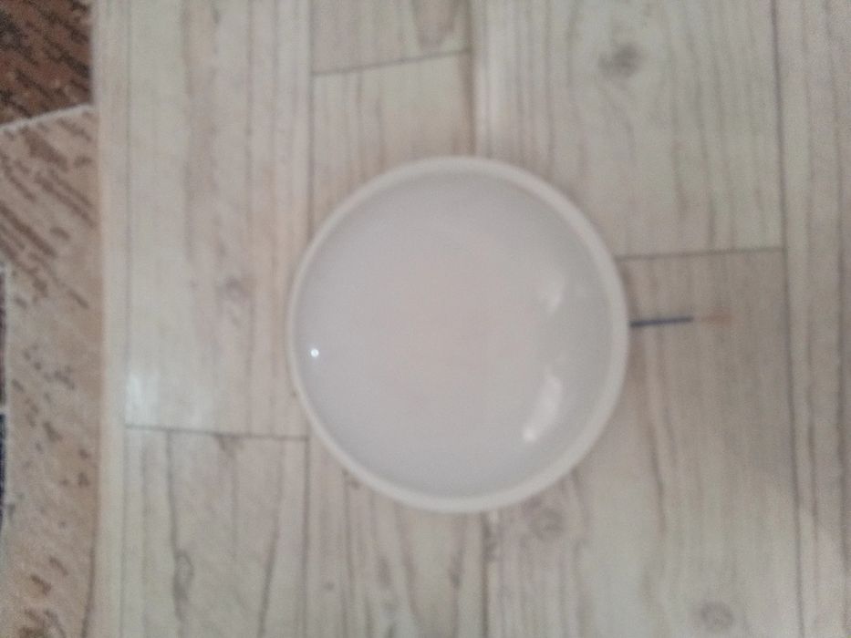 Продам потолочный светильник