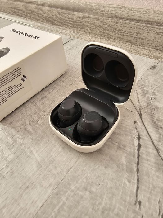 Безжични слушалки Samsung - Galaxy Buds FE, сиви, пълен комплект с кутия