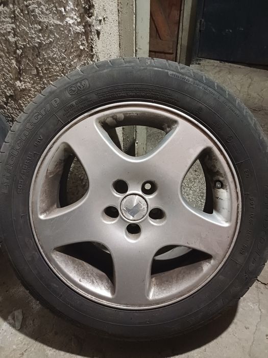 205/55R16 Good Year гуми с джанти