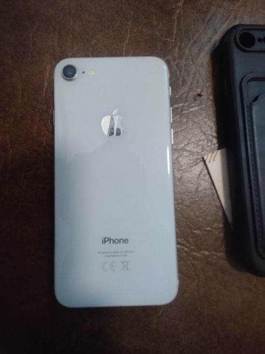 Айфон 8 64гигааа