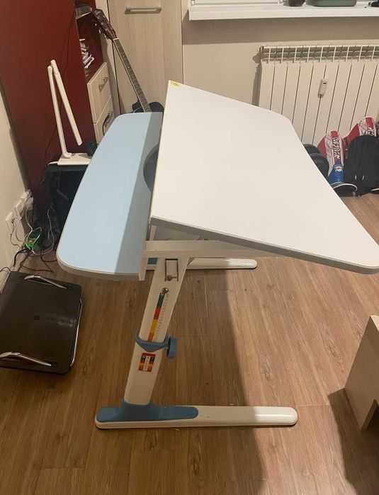 Birou reglabil inaltime cu inclinare pentru copii Mobexpert