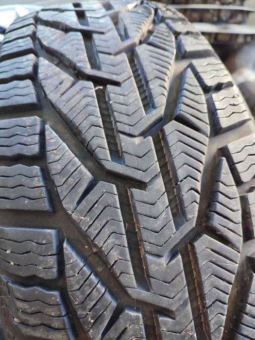 299 - Гуми 215/55R18 Tigar Winter