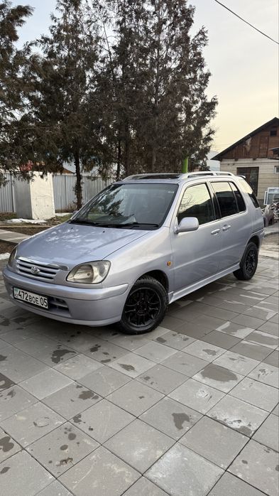Toyota Raum  1998г