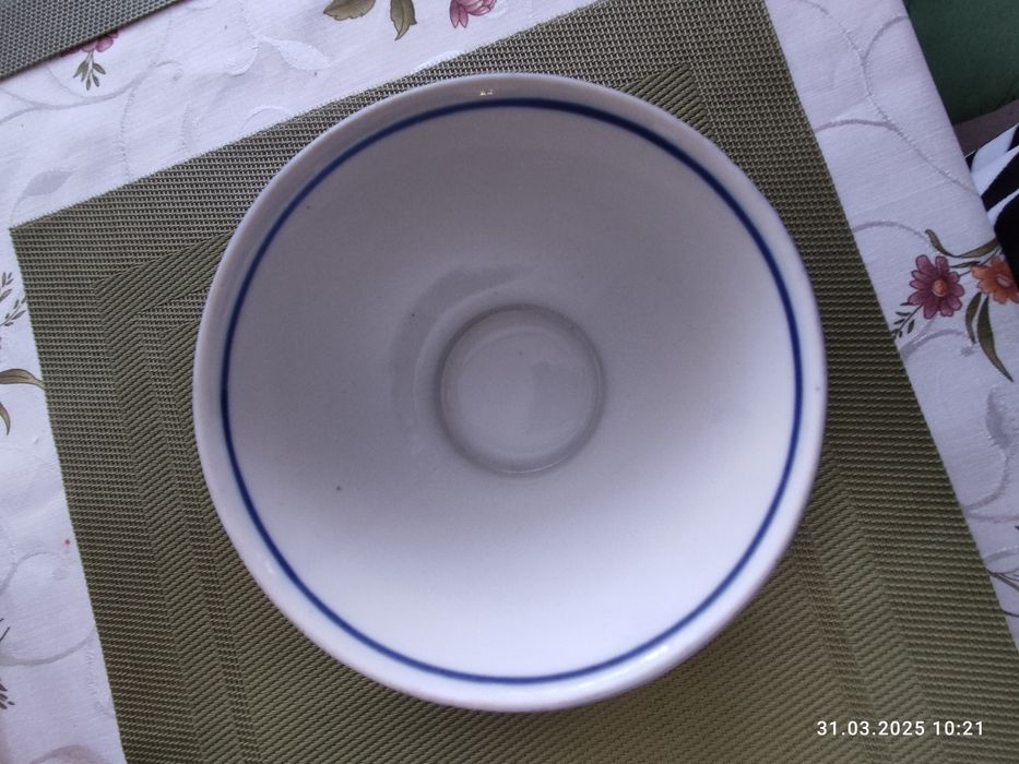 Кесе, пиалки кобальтовые.