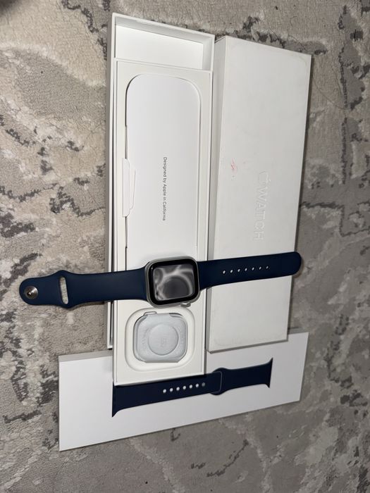 Продаю почти новые Apple Watch