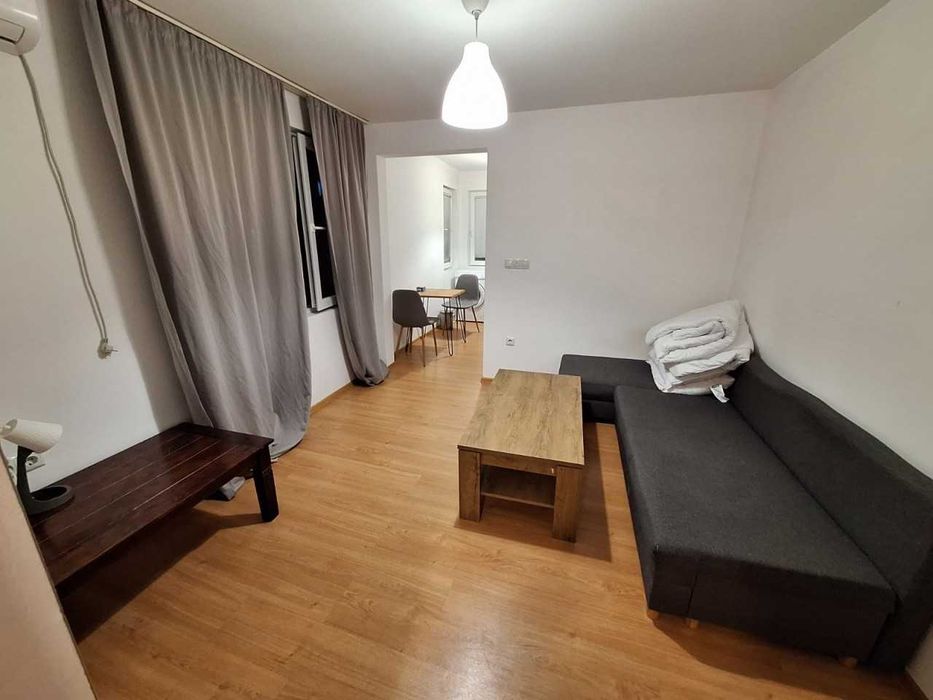 Дава се под наем Едностаен апартамент в Пловдив, Кършияка - 40 кв.м за 275 € - Снимка #1