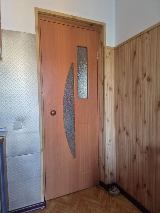 Двери межкомнатные продаются