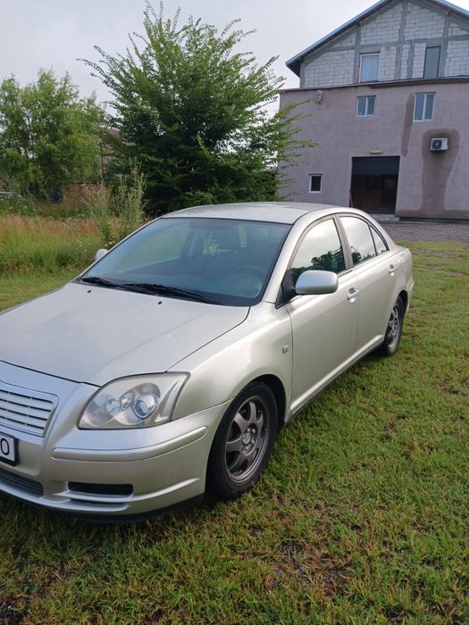 Vând Toyota Avensis 2004