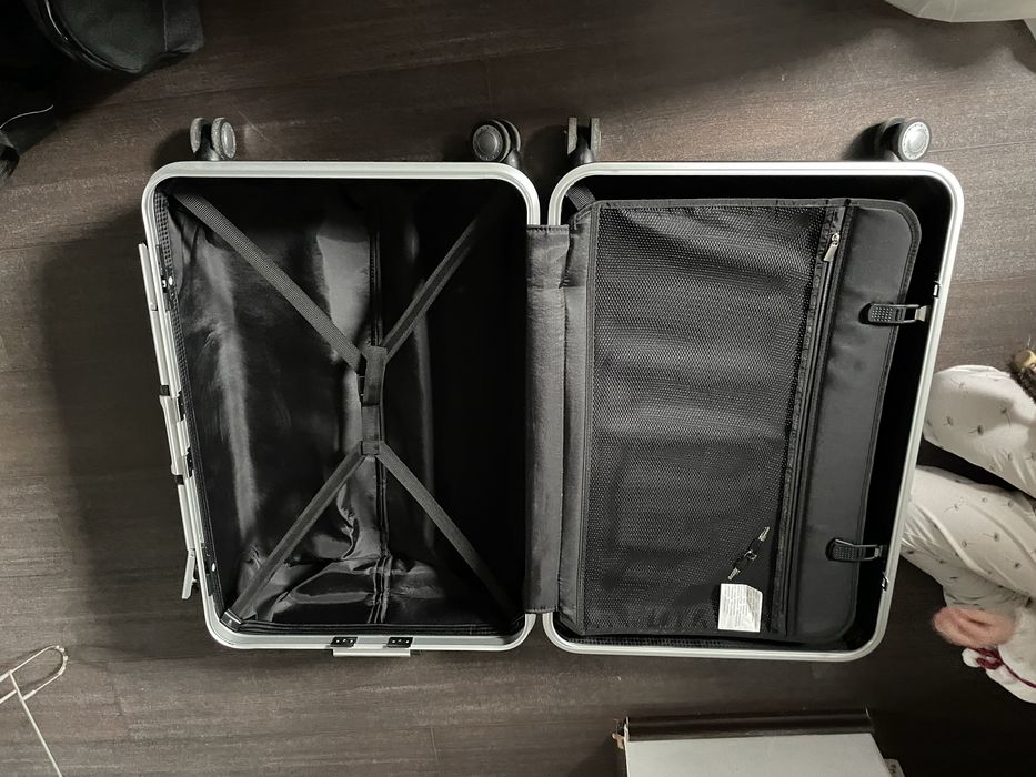 Geamantan,/ Geanta mare de cala nou