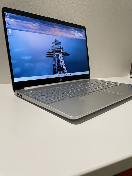 Laptop HP 15,6inch office 2024