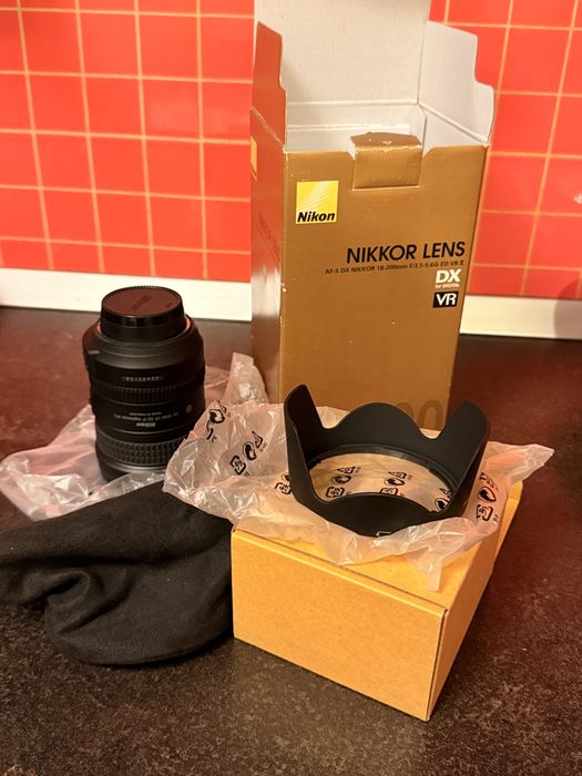 Nikon AF-S DX 18-200mm f 3.5-5.6G ED VR II, complet, în cutie