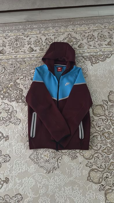 Новая найк теч флис,подарили,размер не подошел