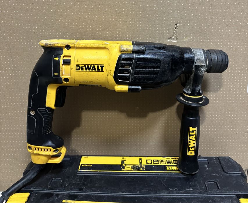 MDM vinde: Ciocan rotopercutor Dewalt D25133K.